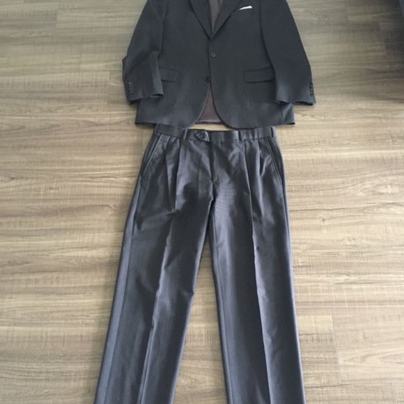 Brooks Brothers Men’s Gray Suit Size 40 Reg. - Picture 4 of 4